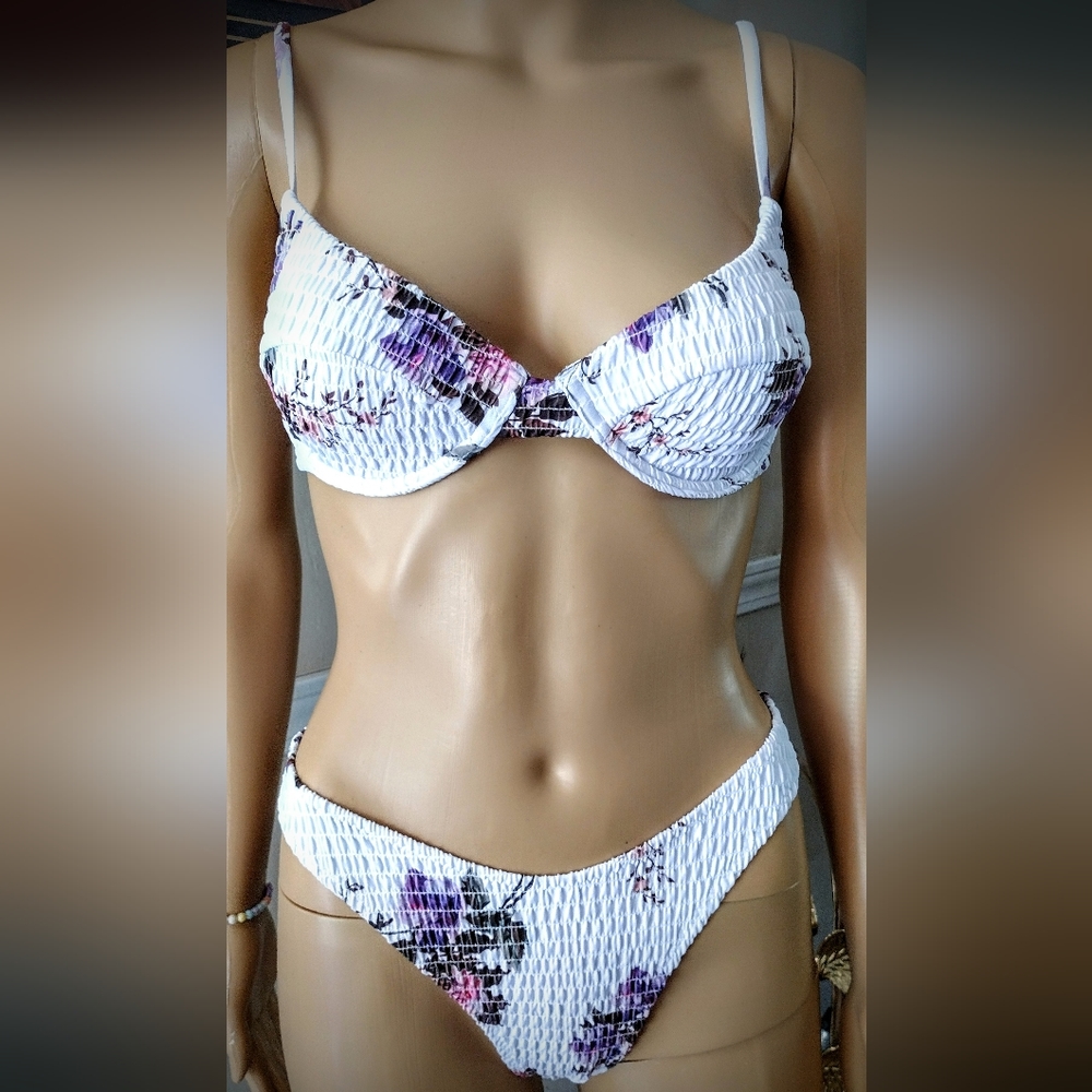 Haute swimwear bikini
